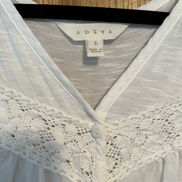 Adiva Women's Sleeveless Floral Lace Flowy Blouse - Picture 8 of 9